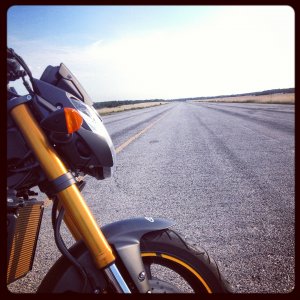 Me, My FZ8 And an Open Runway